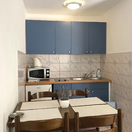 Center With Terrace