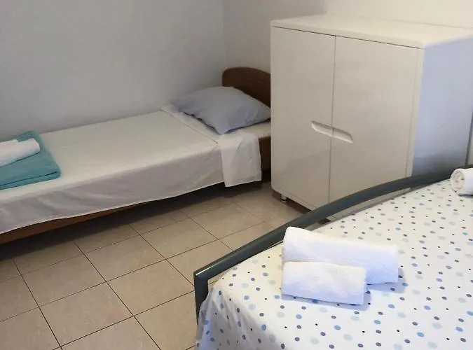 Center With Terrace شقة *